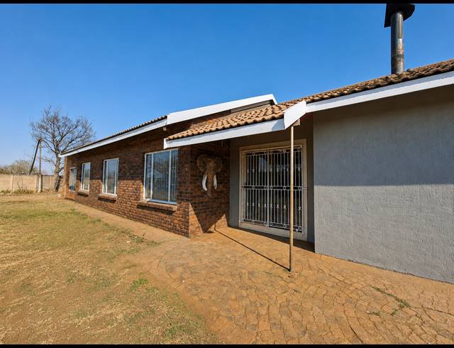 4 BEDROOM HOUSE FOR SALE IN WALDRIFT